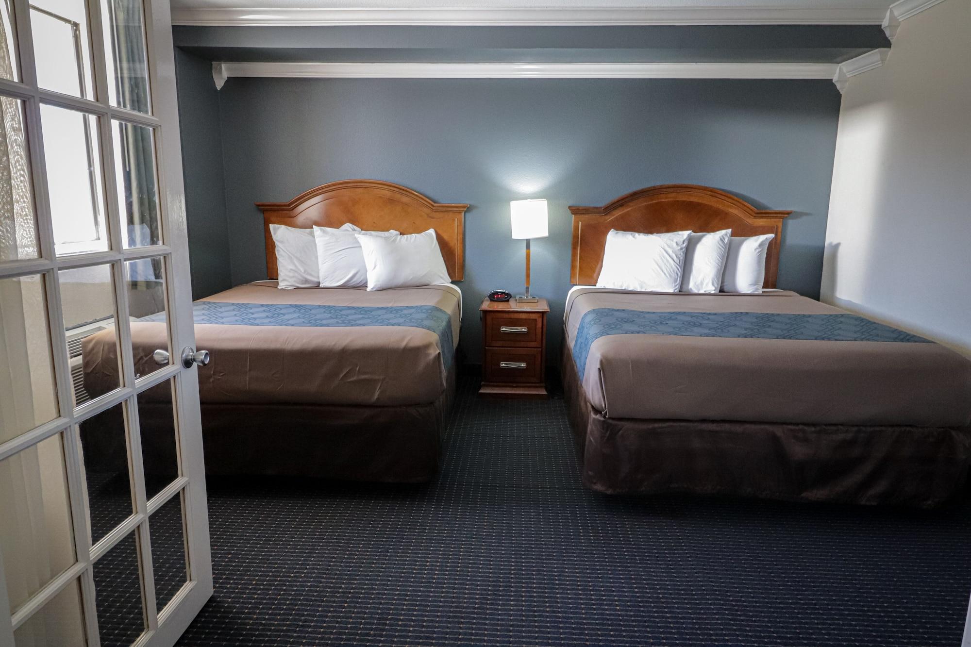 University Inn & Suites Сан-Антонио Экстерьер фото